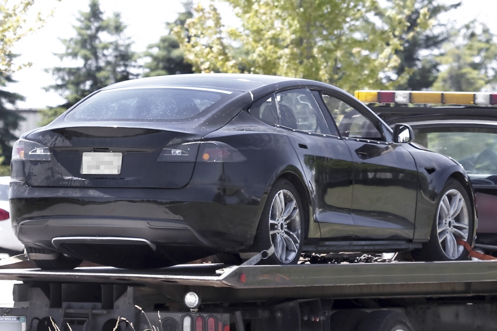 Erwischt: Erlkönig Tesla Model S