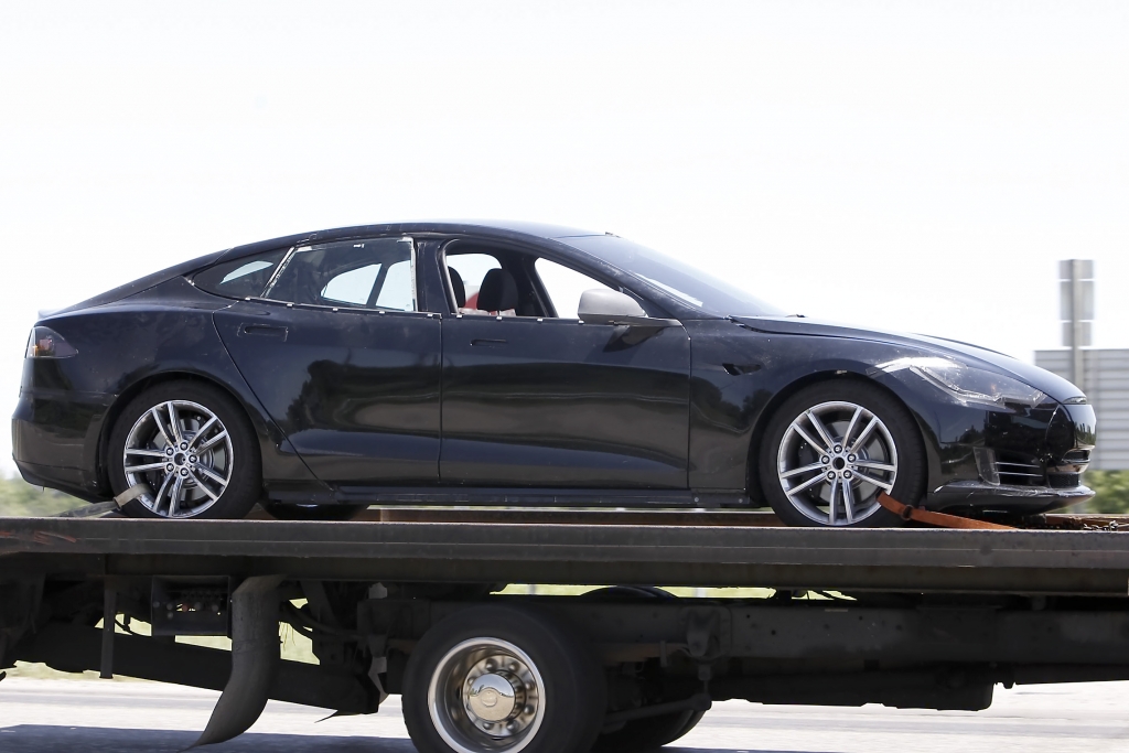 Erwischt: Erlkönig Tesla Model S