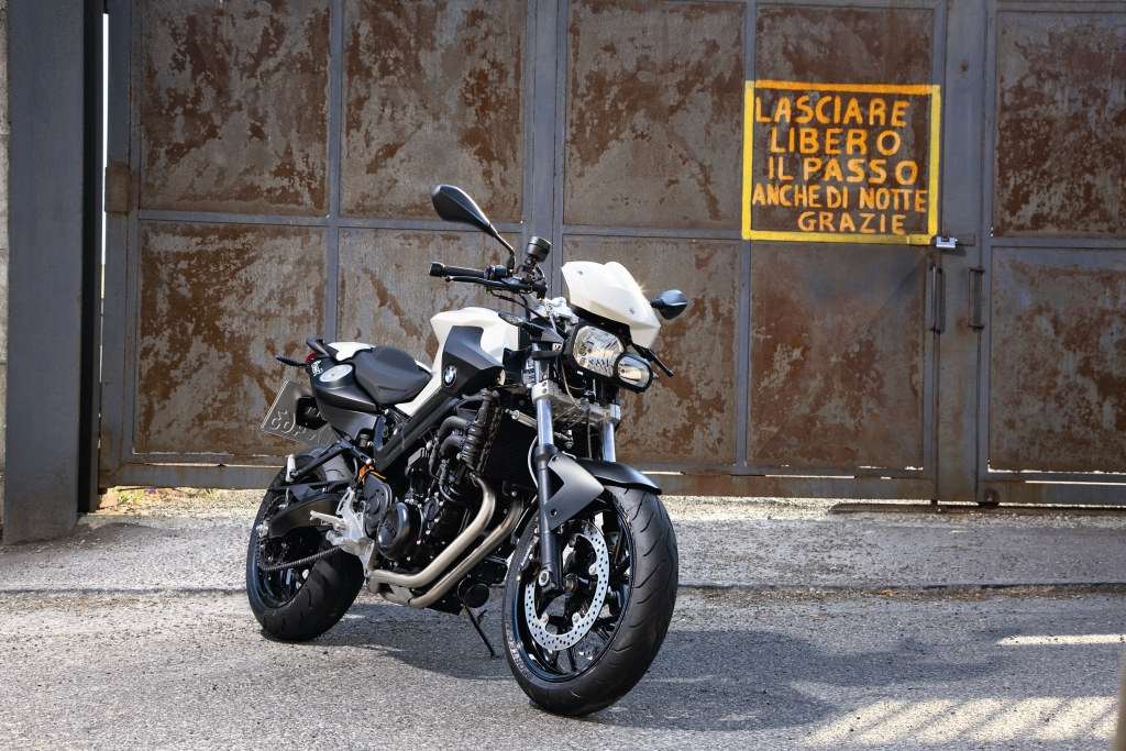 Fahrbericht BMW F 800R: Harte Schale - weicher Kern