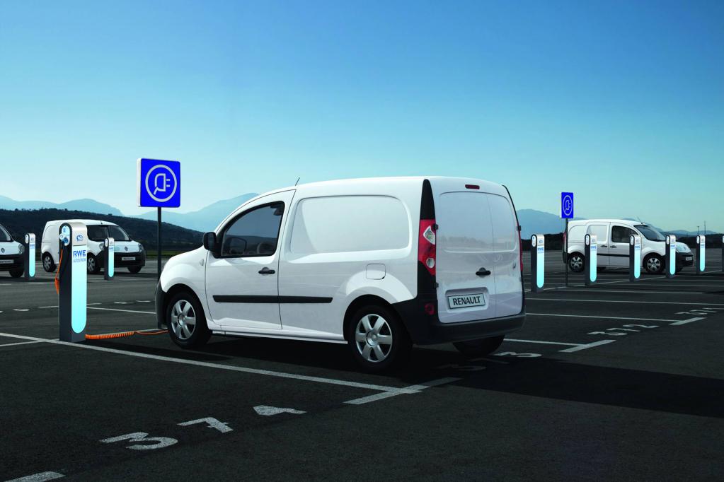 Frankreichs Autobahn-Tankstellen bekommen Ladestationen für E-Autos