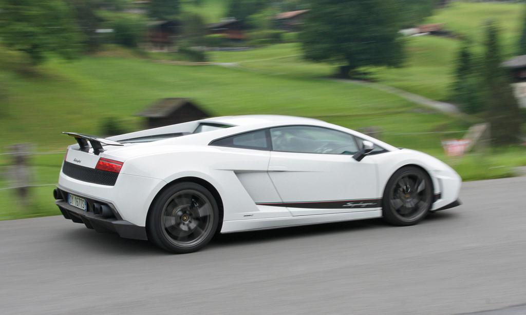 In 3,4 Sekunden schnellt der Lambo aus dem Stand auf 100 km/h