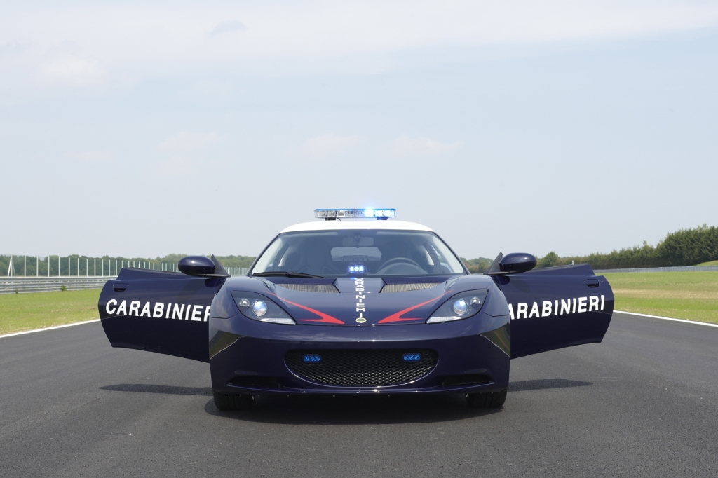 Italiens Gendarmerie fährt jetzt Lotus