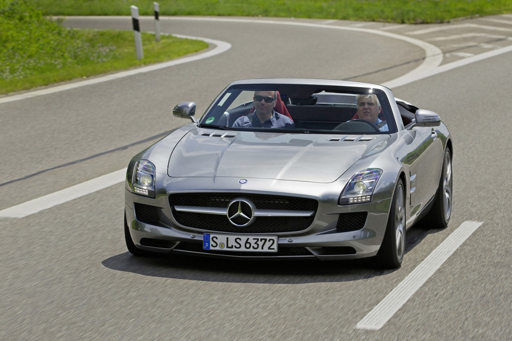 Jay Leno baut bei AMG einen Achtzylinder-Motor
