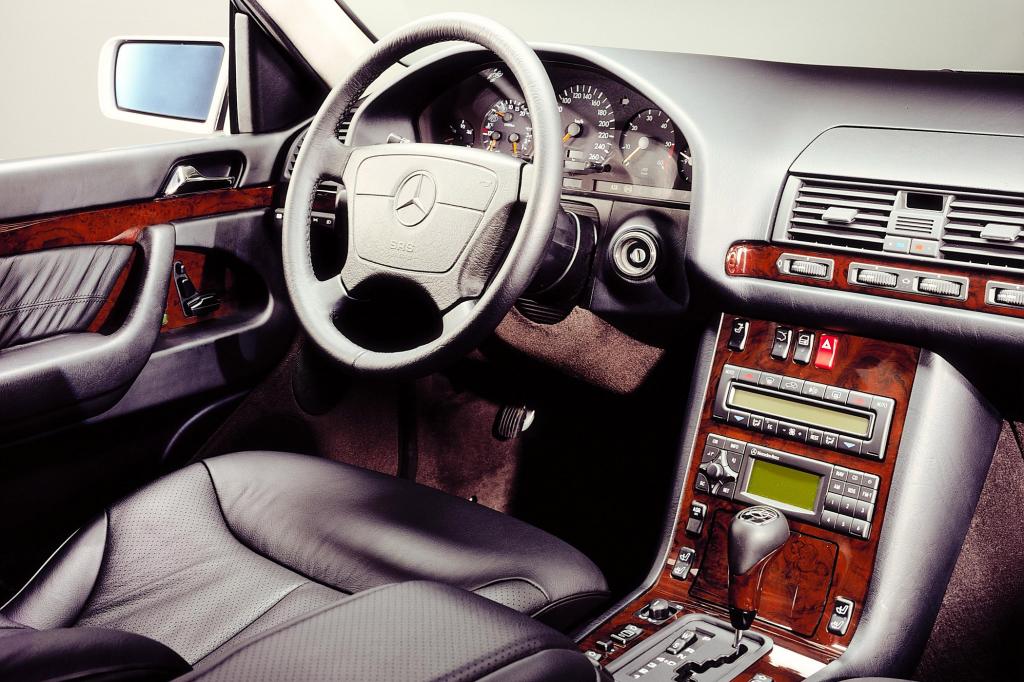Klassisch und aufgeräumt zeigt sich das Interieur