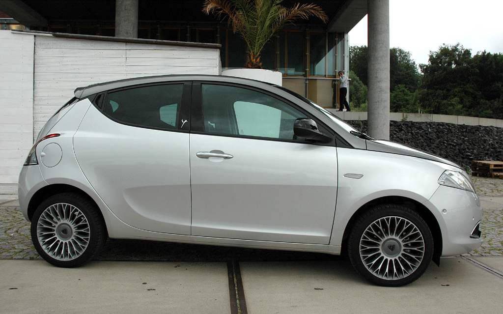 Lancia Ypsilon: Und so sieht das Einstiegsmodell der Marke von der Seite aus.