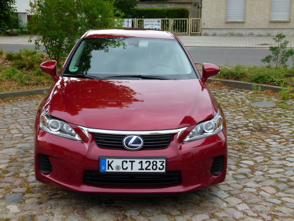 Lexus CT 200h: Erster Vollhybrid der Kompaktklasse mit kleinen Schönheitsfehlern