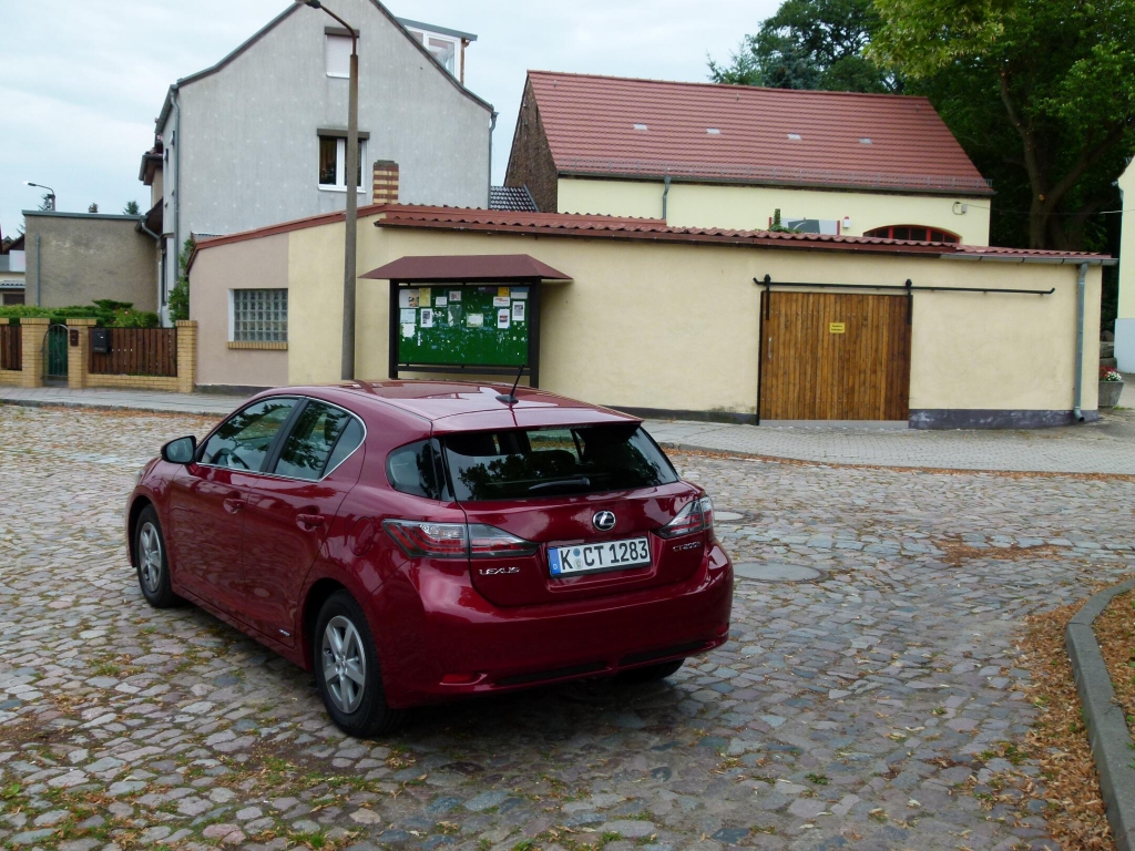 Lexus CT 200h: Erster Vollhybrid der Kompaktklasse mit kleinen Schönheitsfehlern