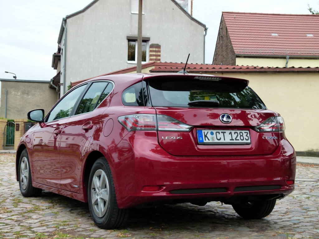Lexus CT 200h: Erster Vollhybrid der Kompaktklasse mit kleinen Schönheitsfehlern