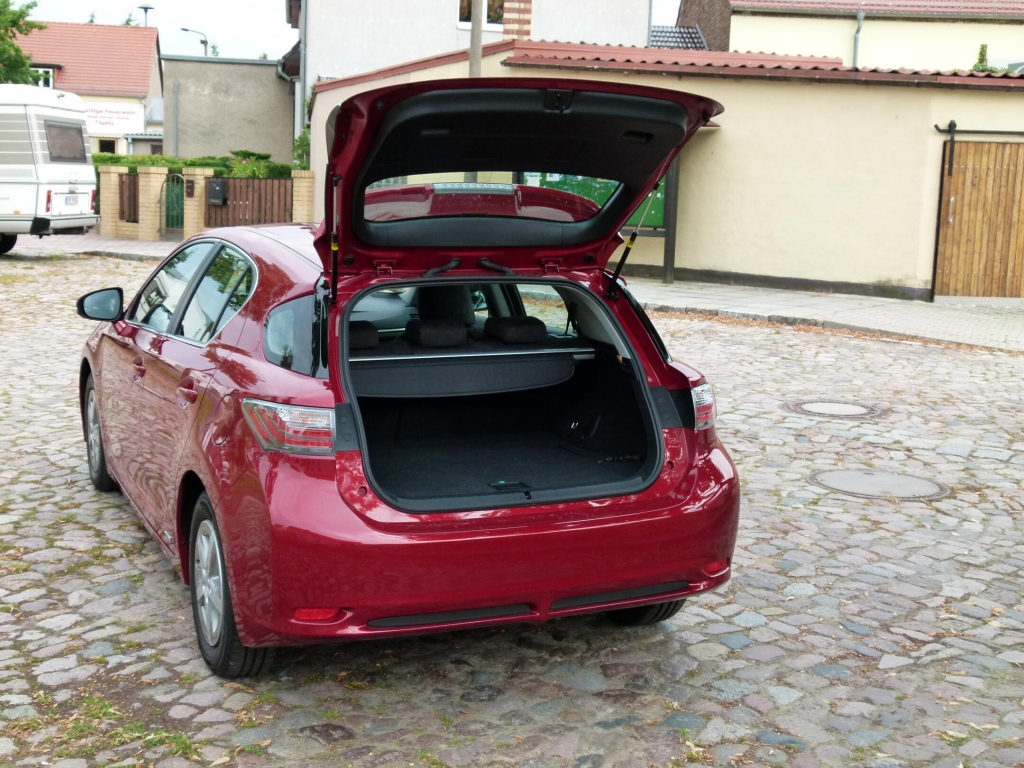 Lexus CT 200h: Erster Vollhybrid der Kompaktklasse mit kleinen Schönheitsfehlern