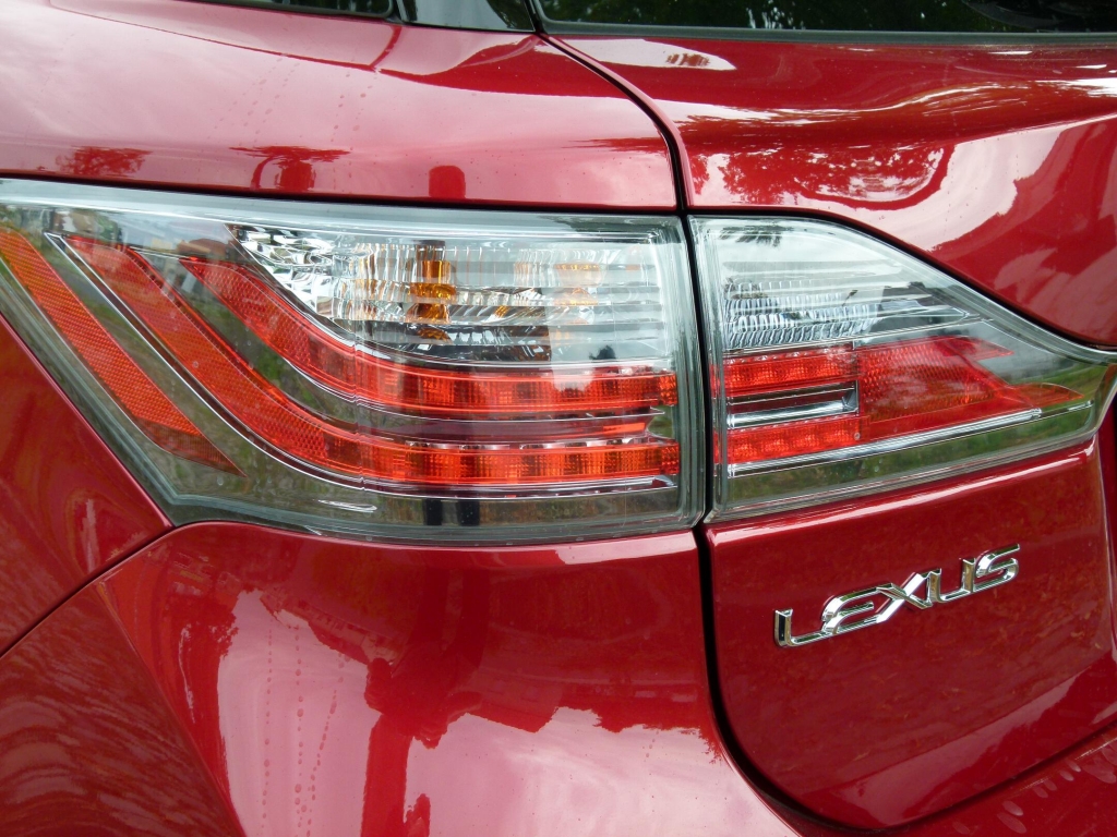 Lexus CT 200h: Erster Vollhybrid der Kompaktklasse mit kleinen Schönheitsfehlern