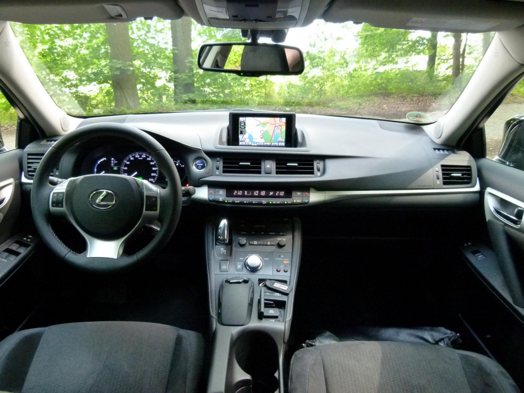 Lexus CT 200h: Erster Vollhybrid der Kompaktklasse mit kleinen Schönheitsfehlern