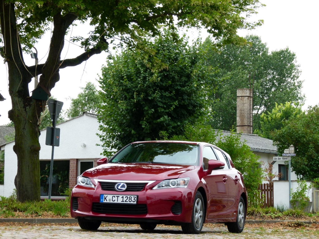 Lexus CT 200h: Erster Vollhybrid der Kompaktklasse mit kleinen Schönheitsfehlern