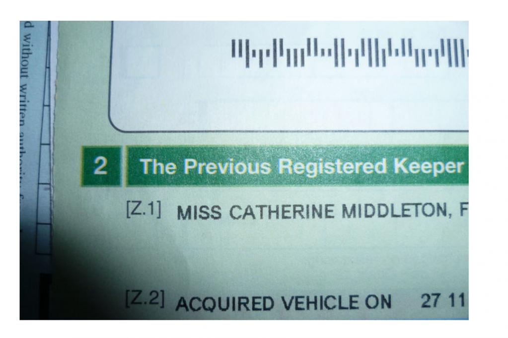 Lizenz zum Gelddrucken: Der Fahrzeugschein weist Miss Middleton als Vorbesitzerin aus. 