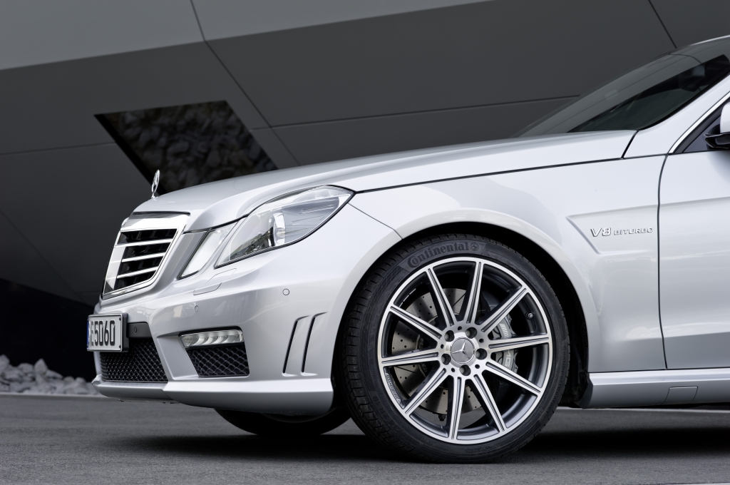 Mercedes-Benz E 63 AMG - Zwischen Gentleman-Limousine und Machohammer 
