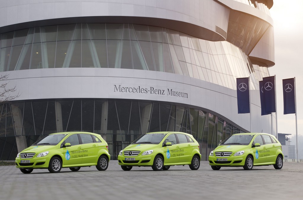Mercedes-Benz erhält L.E.A.D.E.R.-Award