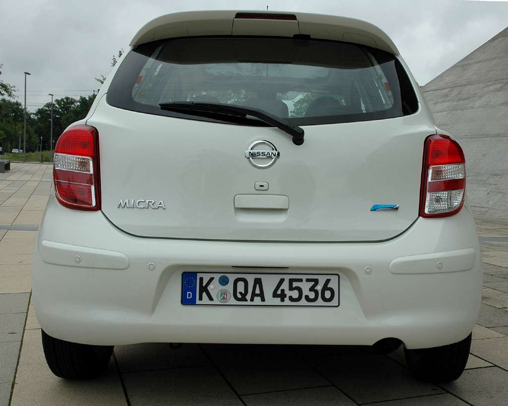 Nissan Micra DIG-S: Blick auf die Heckpartie des Fünftürers. 