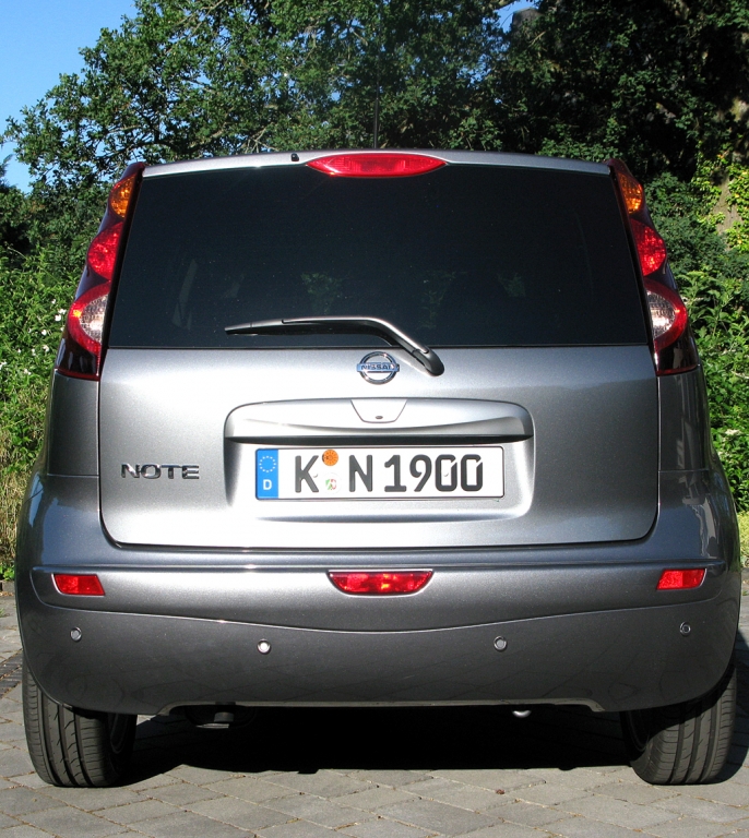 Nissan Note: Blick auf die Heckpartie.