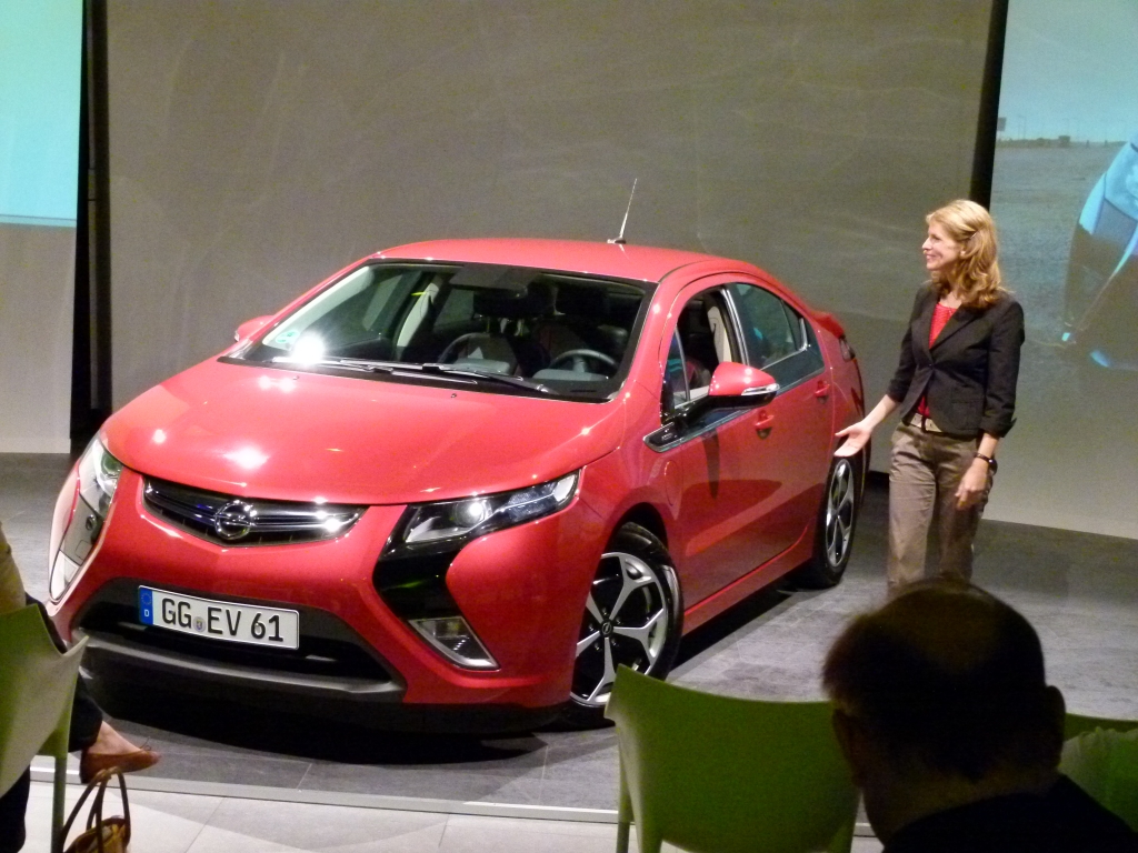 Opel Ampera: Alltagstauglicher Stromer ohne Reichweitenprobleme | Johanna Pietrzyk, Opel Design