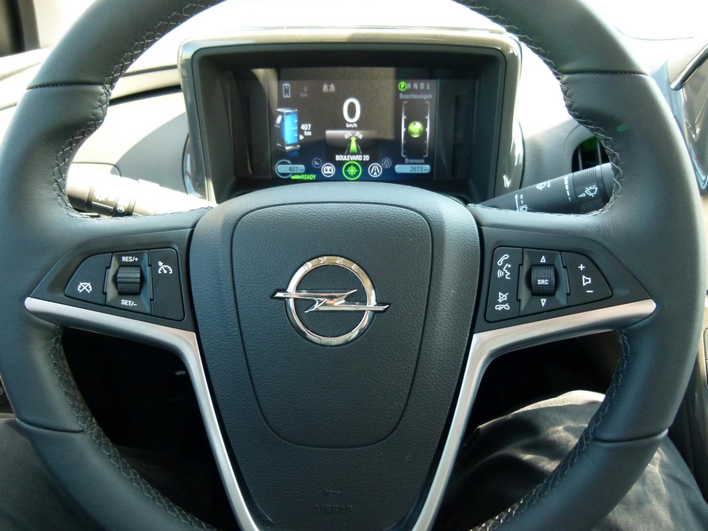 Opel Ampera: Alltagstauglicher Stromer ohne Reichweitenprobleme