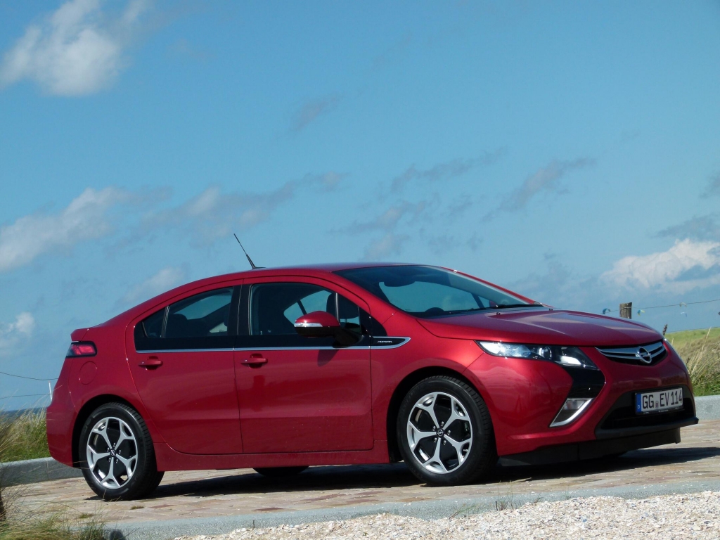 Opel Ampera: Alltagstauglicher Stromer ohne Reichweitenprobleme