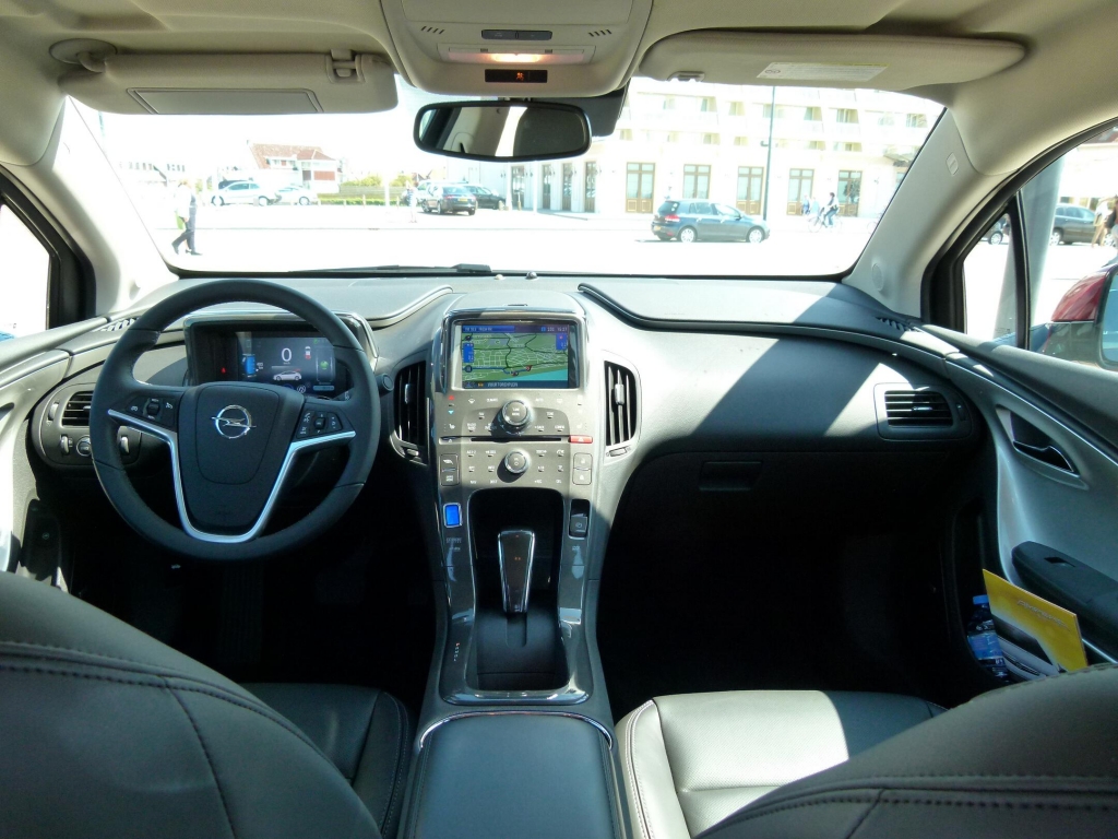 Opel Ampera: Alltagstauglicher Stromer ohne Reichweitenprobleme