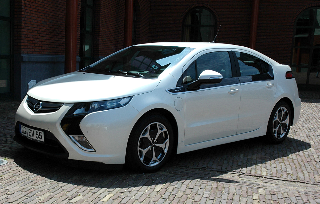 Opel neuer Ampera sieht schon von außen überaus futuristisch aus. 