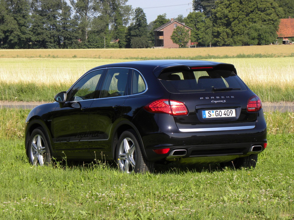 Porsche Cayenne S Hybrid.