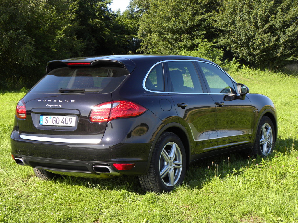 Porsche Cayenne S Hybrid.