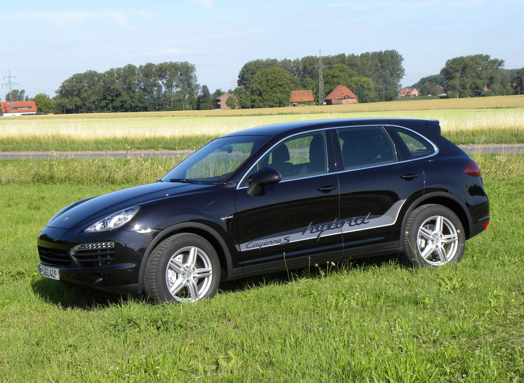 Porsche Cayenne S Hybrid.