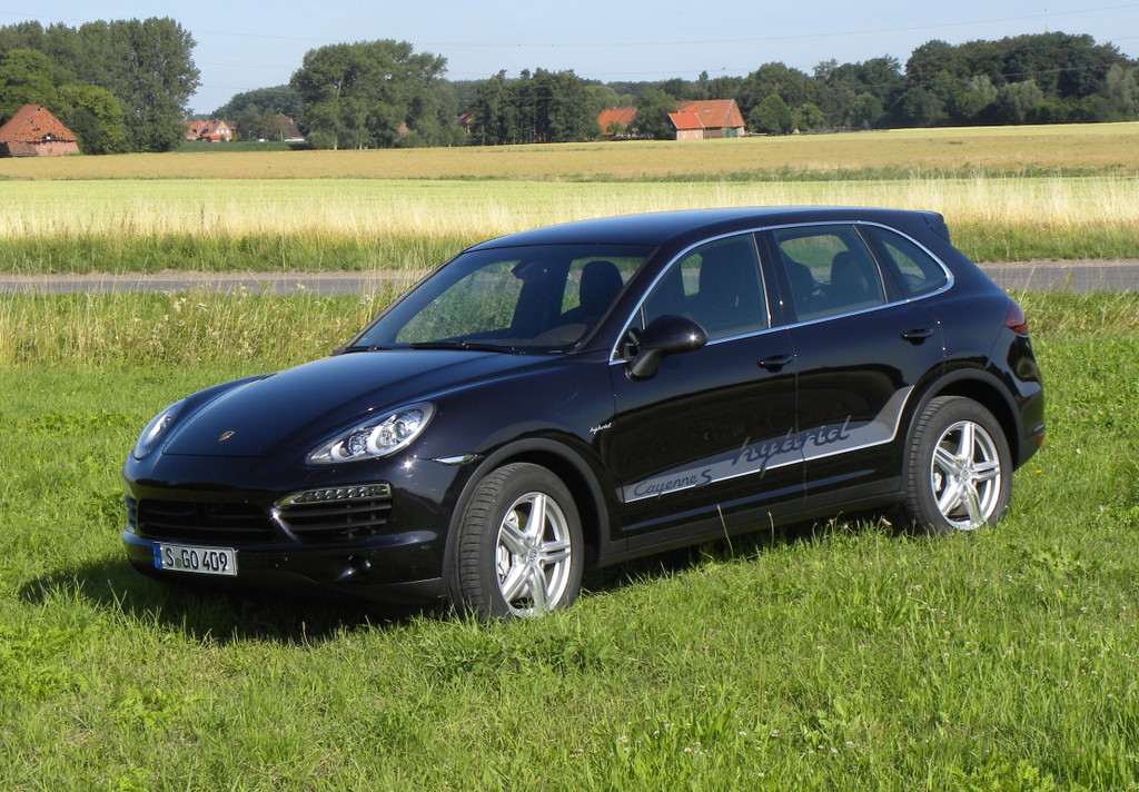 Porsche Cayenne S Hybrid.