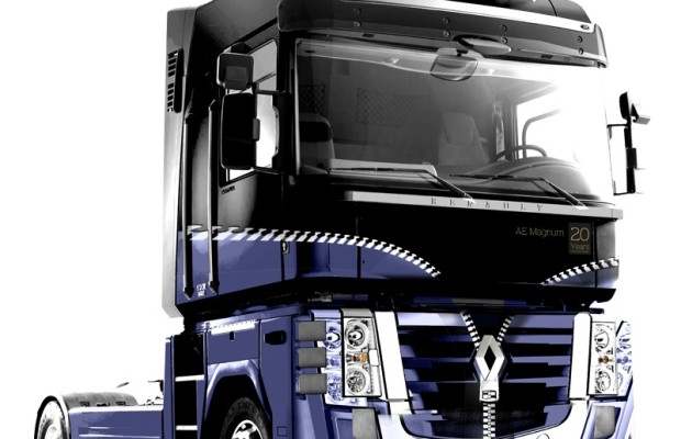 Renault Trucks feiert 20 Jahre Magnum mit Designmodell