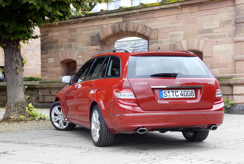 Senioren kaufen VW und Mercedes - In Treue fest zu Wolfsburg