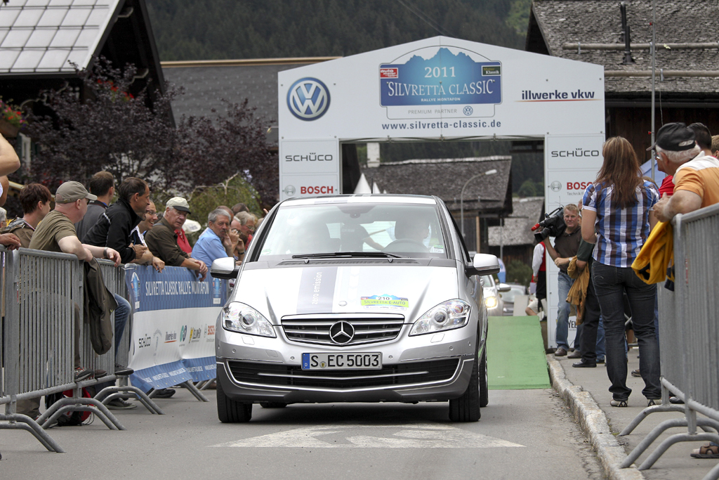 Silvretta E-Auto Rallye 2011: Mercedes-A-Klasse-E-Cell beim Start in Partenen.