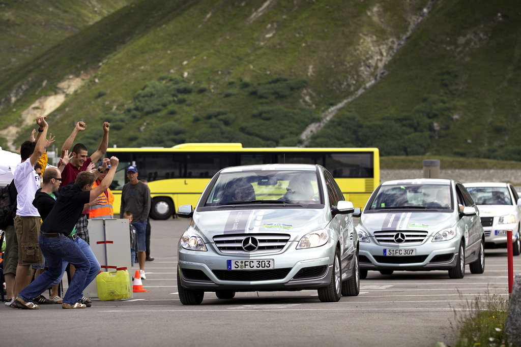 Silvretta E-Auto Rallye 2011: Mercedes-B-Klasse-F-Cell auf der Bieler Höhe.