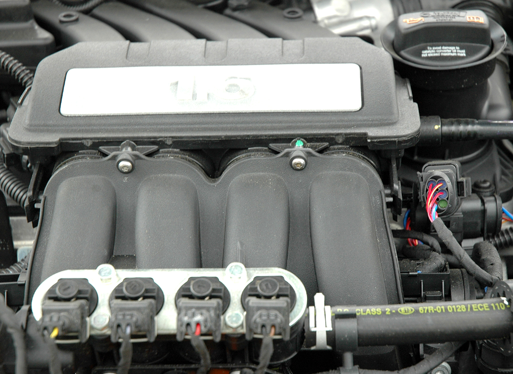 Skoda Octavia LPG: Blick auf den 1,6-Liter-Vierzylinder mit 102/98 PS (Benziner-/Gasbetrieb) 