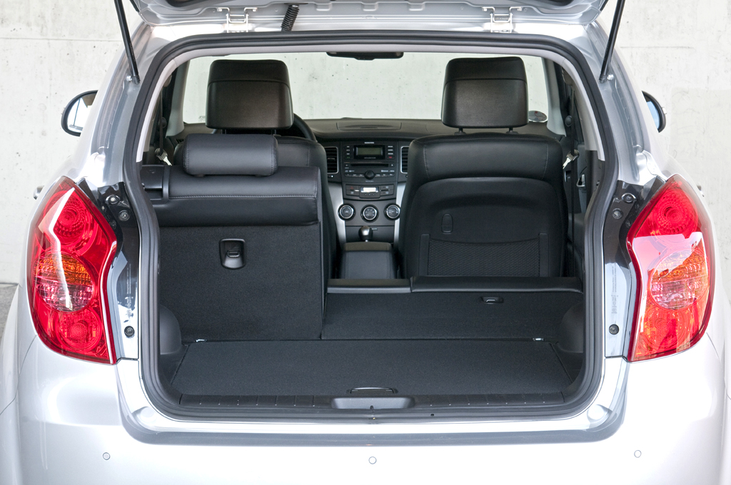 SsangYong Korando: Ins Gepäckabteil passen 486 bis 1312 Liter hinein. 