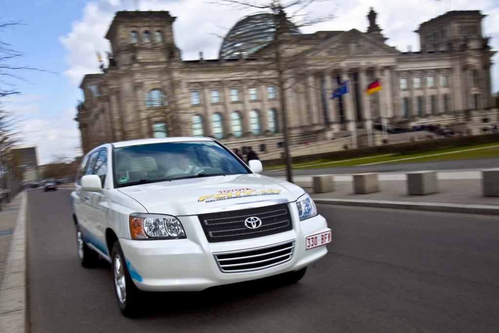 Toyota FCHV adv: Tröpfchenleger