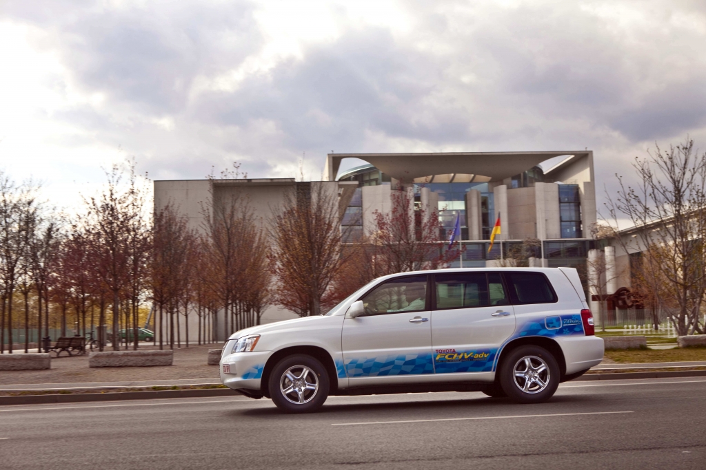 Toyota FCHV adv: Tröpfchenleger