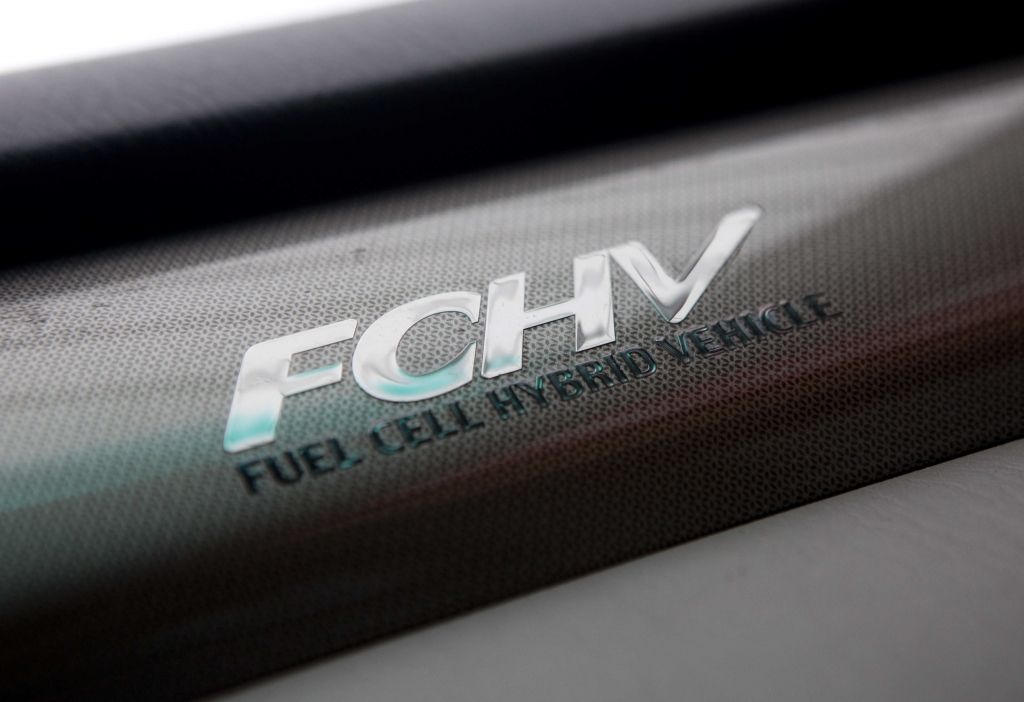 Toyota FCHV adv: Tröpfchenleger