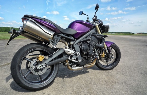 Triumph Street Triple 2012: Frische Triple-Freuden zum Einstieg