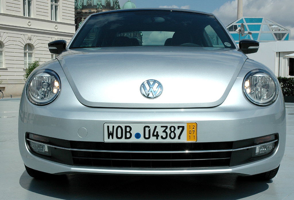 VW Beetle: Blick auf die Frontpartie der sportlicheren Neuauflage.
