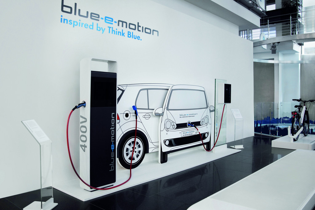 Volkswagen-Ausstellung 201EBlue-e-Motion201C im Automobil Forum Unter den Linden.