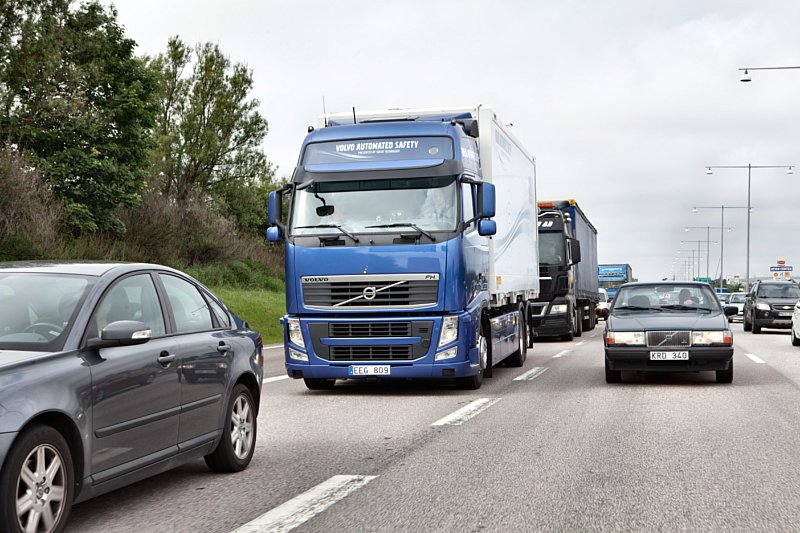 Volvo Trucks mit neuem Stau-Assistenten