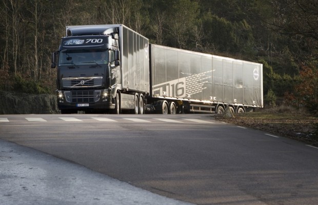 Volvo Trucks senkt CO2-Ausstoß der Werkstransporte