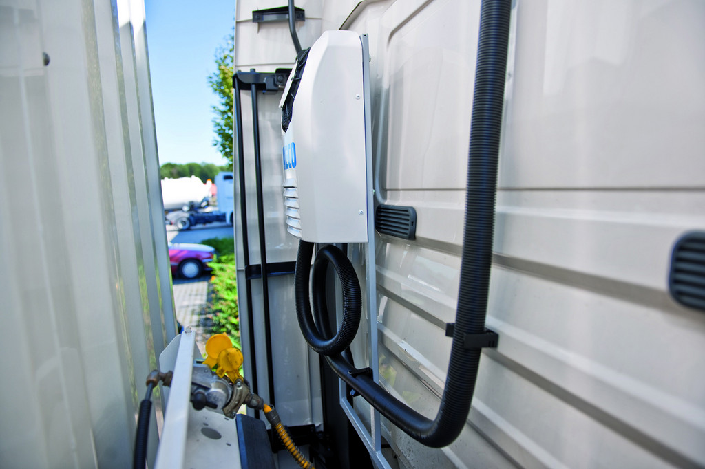 Waeco CoolAir SP 950 Split-Klimaanlage mit Dachverdampfer.