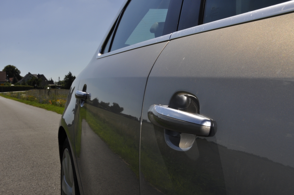 Aktienverkauf soll Saab-Mitarbeitern das Juli-Gehalt bringen