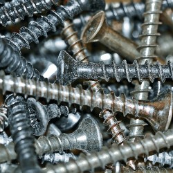 Arbeitsrecht: Kündigung wegen drei Schrauben ungültig