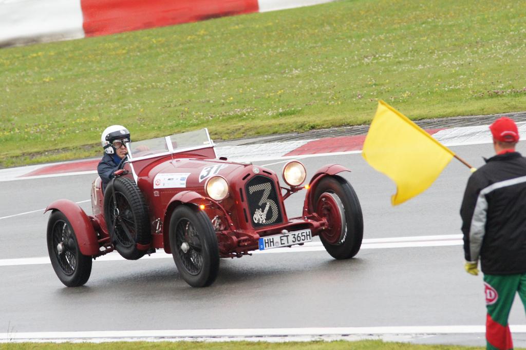 Auch echte Oldies wie der Alfa Romeo 8c Monza sind unter den Startern