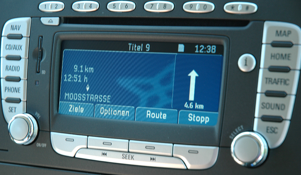 Auch im Innenraum geht es deutlich komfortabler zu, etwa mit Navigation. 