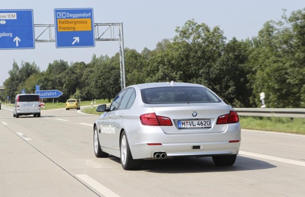 BMW 5er mit Autopilot - Von Geisterhand gesteuert über die Autobahn